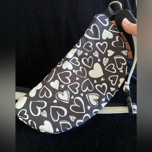 Brighton - ENDLESS LOVE BELT BAG - Hearts NWOT - Picture 11 of 13